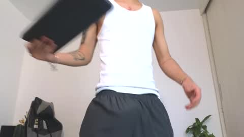  R U S S E L L  online show from September 26, 12:24 pm