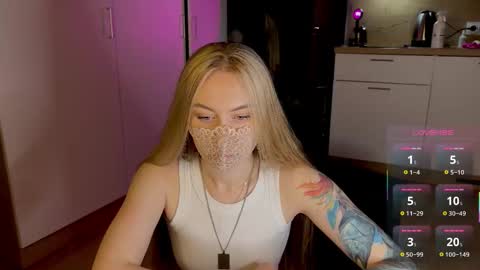 Mary online show from November 9, 11:02 am