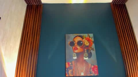 Ryan independent model online show from January 8, 11:32 pm