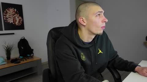 RYAN DOZER online show from February 8, 7:23 am