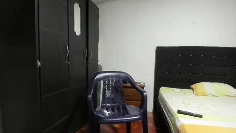 ryan_xc1 online show from October 17, 2:26 am