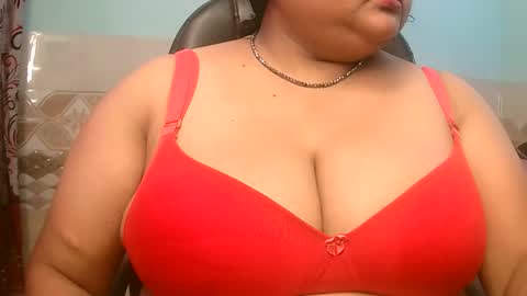Snapshot of s03286 chatting on October 24, 6:03 am HotLovers online show from October 24, 6:03 am