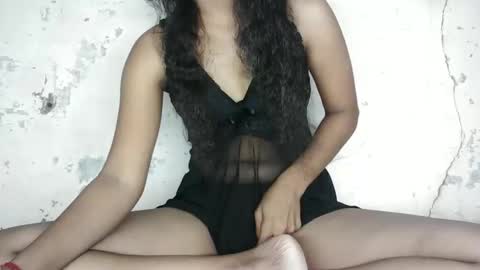 Snapshot of saanvi_indian chatting on October 1, 8:24 am saanu online show from October 1, 8:24 am