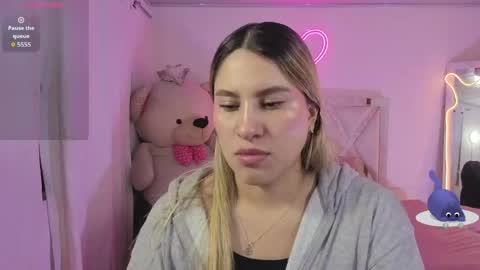 saaya_tay online show from April 29, 3:44 am