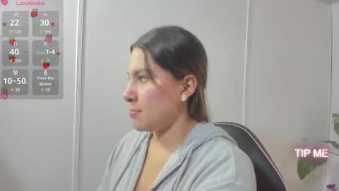 saaya_tay online show from September 23, 3:00 am