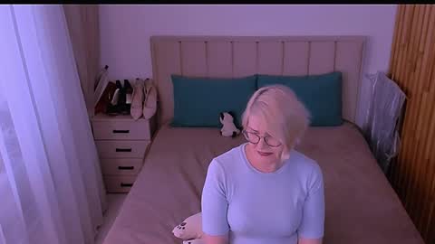Sabrina MacMarren online show from May 3, 5:19 pm