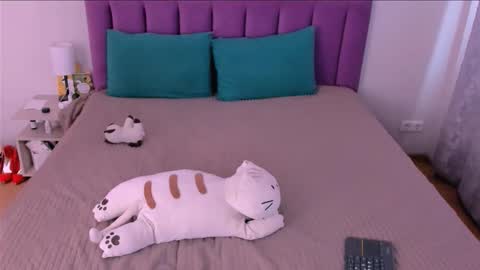 Sabrina MacMarren online show from November 18, 7:55 am