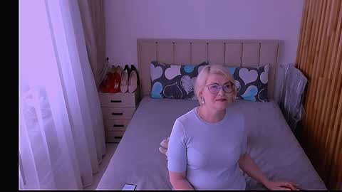 Sabrina MacMarren online show from May 11, 4:04 pm