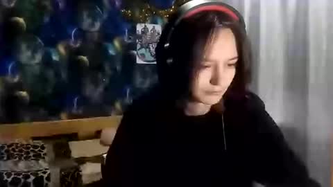 Adele online show from April 22, 8:21 am