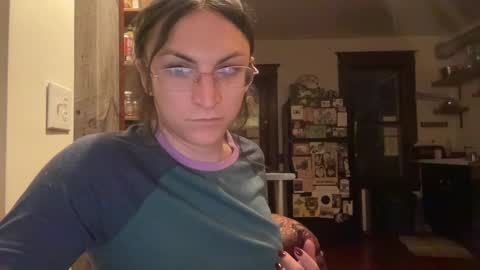 Snapshot of sadie_stars chatting on December 5, 11:45 pm Sadie online show from December 5, 11:45 pm