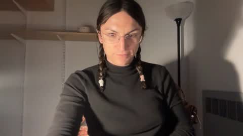 Snapshot of sadie_stars chatting on December 2, 9:45 pm Sadie online show from December 2, 9:45 pm