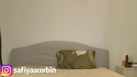 safiya_corbin online show from July 10, 12:15 am