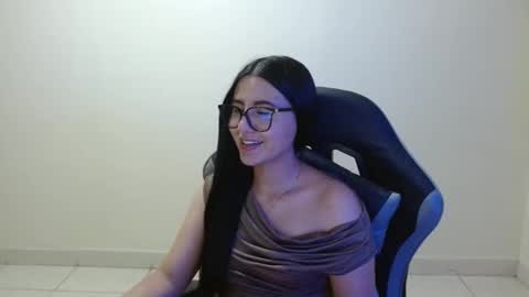 Sahaliefox  online show from March 7, 9:48 pm