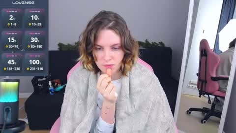 Adel online show from December 14, 7:47 am