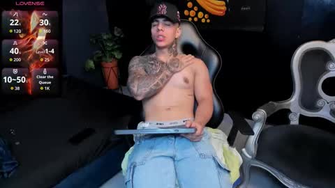 Snapshot of salvatore_damore chatting on October 22, 6:31 pm SALVATORE online show from October 22, 6:31 pm