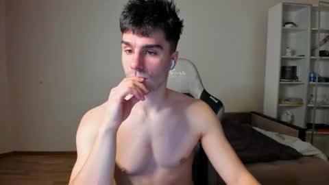 BACK IN 2 WEEKS online show from April 6, 11:17 pm