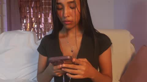 Snapshot of sam_robert17 chatting on October 2, 2:05 pm Samantha Roberts online show from October 2, 2:05 pm