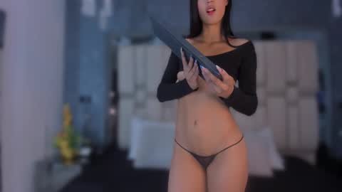 samantavazquez online show from October 6, 12:01 pm