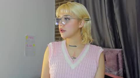 samantha_browwnn online show from March 4, 6:38 pm