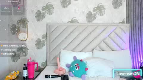 Samantha  online show from February 6, 7:45 am