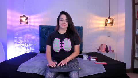 samantha_foxyy online show from March 15, 11:57 am