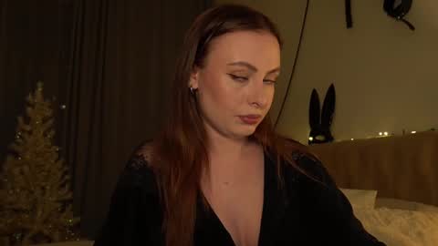 Snapshot of samanthavixen chatting on December 9, 6:14 pm Goddess Samantha Vixen online show from December 9, 6:14 pm