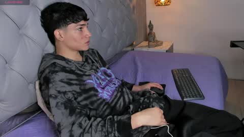 Sam online show from April 17, 1:02 pm