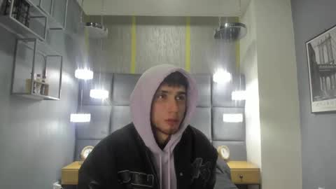 Sam  online show from December 24, 3:05 pm