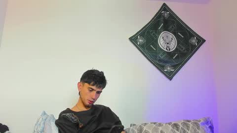 samevansx online show from February 13, 6:33 pm