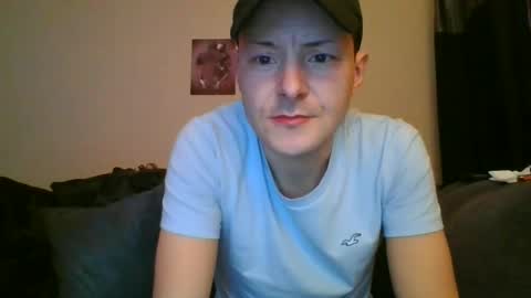 sexy lad looking for fun online show from January 11, 8:21 pm