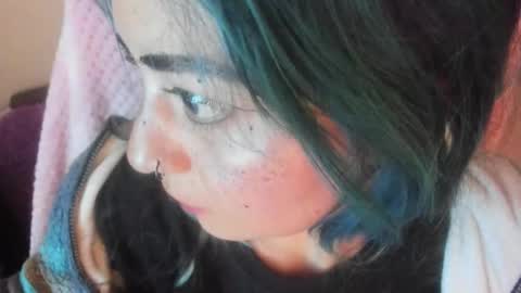   online show from March 7, 9:42 am