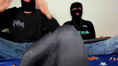   online show from December 4, 4:12 am