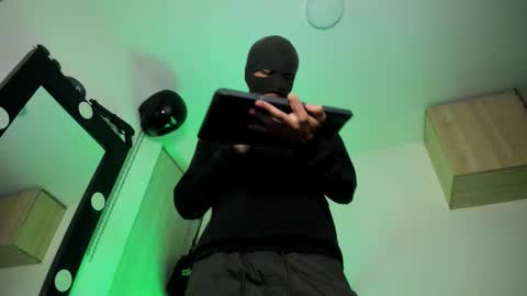 Snapshot of samuel_suarez chatting on October 1, 2:32 am online show from October 1, 2:32 am