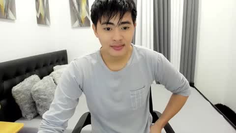 Snapshot of samuelangelo chatting on September 30, 5:23 pm Sam online show from September 30, 5:23 pm