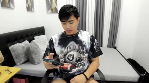 Snapshot of samuelangelo chatting on October 2, 4:06 pm Sam online show from October 2, 4:06 pm