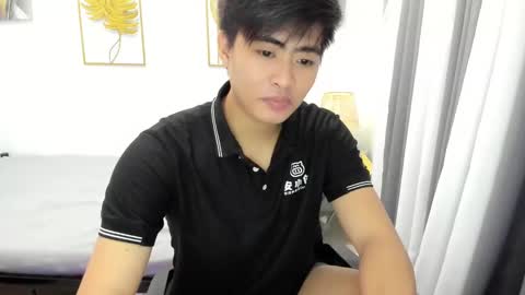 Snapshot of samuelangelo chatting on March 10, 10:02 pm Sam online show from March 10, 10:02 pm