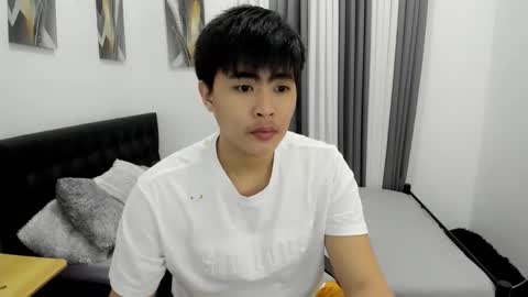 Snapshot of samuelangelo chatting on October 13, 4:58 am Sam online show from October 13, 4:58 am