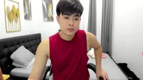 Sam online show from April 5, 5:21 pm