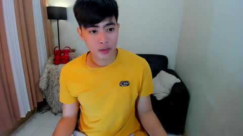 Snapshot of samuelangelo chatting on February 4, 8:13 am Sam online show from February 4, 8:13 am