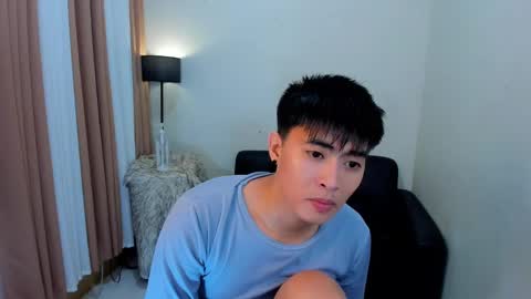 Snapshot of samuelangelo chatting on December 18, 5:31 pm Sam online show from December 18, 5:31 pm