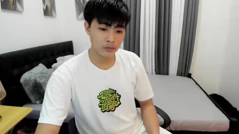 Snapshot of samuelangelo chatting on October 3, 7:55 pm Sam online show from October 3, 7:55 pm