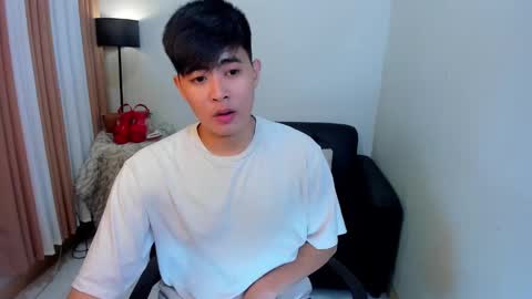 Snapshot of samuelangelo chatting on February 2, 7:20 am Sam online show from February 2, 7:20 am