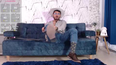 Snapshot of samuelcoopper chatting on October 1, 5:56 pm  Samuel Coopper  online show from October 1, 5:56 pm