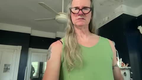 Samuel or Samantha online show from October 20, 9:31 pm