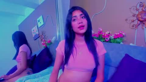 Laura mejia online show from June 25, 2:00 pm