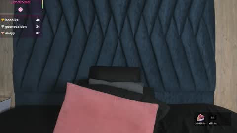 S A M Y  G R E Y  online show from November 10, 5:32 am