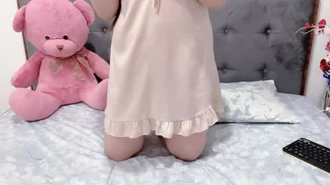 sanami_sian_ online show from May 12, 1:14 am