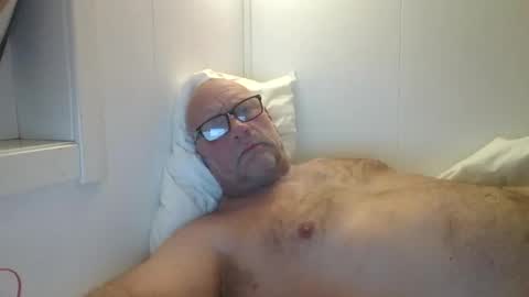 sandnesrune523 online show from January 17, 6:01 am