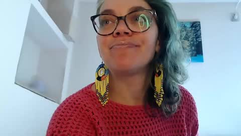 Sandra online show from May 1, 1:49 pm