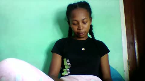 sandra1253099 online show from May 2, 5:57 am